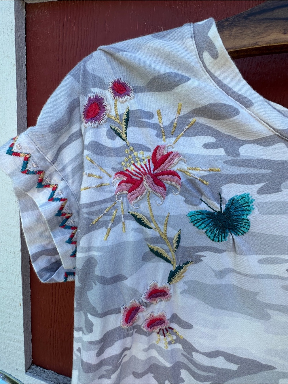 Johnny Was camo tee with embroidered pink and gold floral patch. XS, Runs large! - Picture 5 of 10
